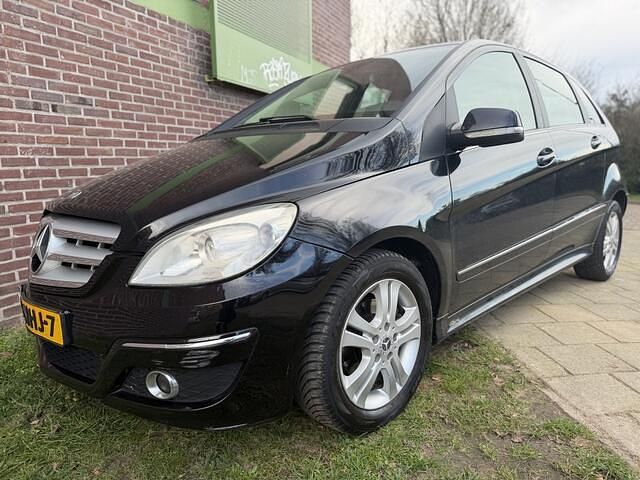 Occasion Mercedes B180 Business 109 PK (80 kW) 2010 Zwart (metallic) MPV