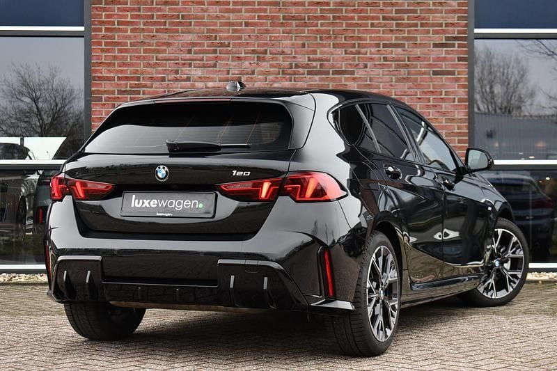Occasion BMW 120 M Sport 156 PK (114 kW) 2024 Zwart Hatchback