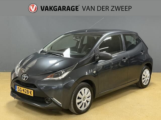 Grijs Gebruikt 2018 Toyota Aygo Hatchback | € 6.950 (Goede deal) - Afbeelding 1/4