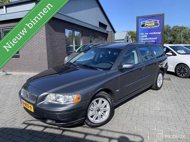 Grijs Gebruikt 2005 Volvo V70 Momentum Stationwagen | € 3.000 (Super prijs) - Afbeelding 1/4