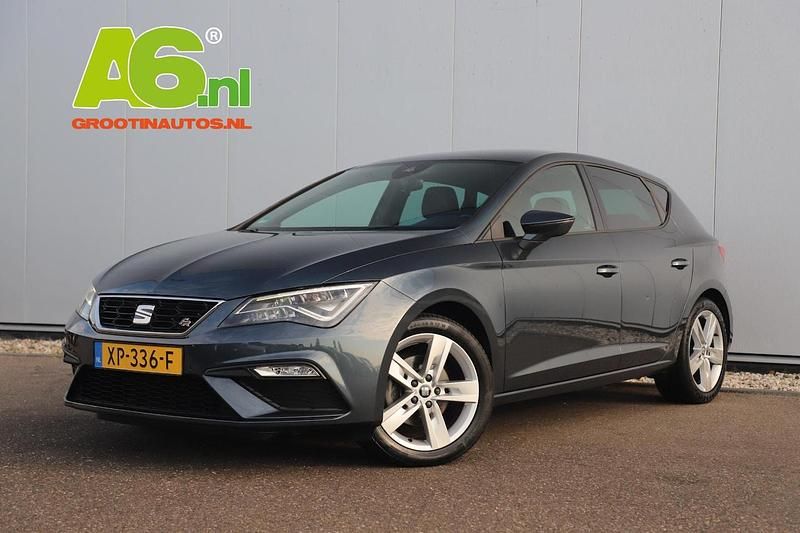 Grijs Gebruikt 2019 Seat Leon Business Hatchback | € 15.999 (Eerlijke prijs) - Afbeelding 1/4