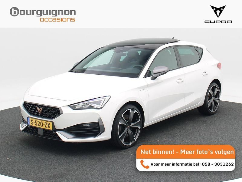 Wit Gebruikt 2021 Cupra Leon VZ Hatchback | € 25.850 (Eerlijke prijs) - Afbeelding 1/4