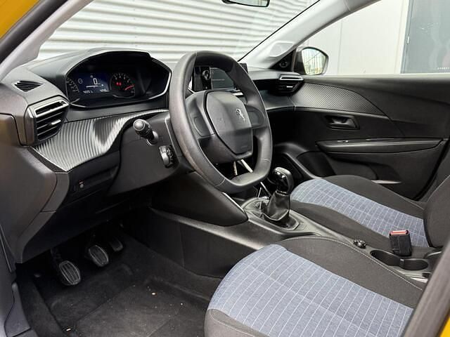 Occasion Peugeot 208 Active 75 PK (55 kW) 2021 Geel Hatchback