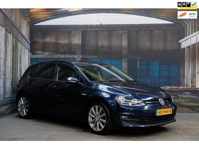 Blauw Gebruikt 2015 VW Golf VII Edition Hatchback | € 9.950 (Eerlijke prijs) - Afbeelding 1/4