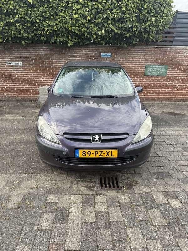 Paars Gebruikt 2005 Peugeot 307 Hatchback | € 750 (Super prijs) - Afbeelding 1/4