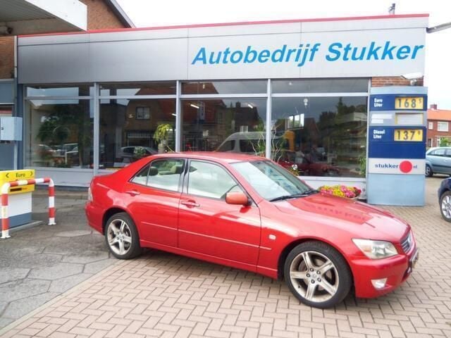 Oranje Gebruikt 1999 Lexus IS200 Sedan | € 3.995 (Eerlijke prijs) - Afbeelding 1/4
