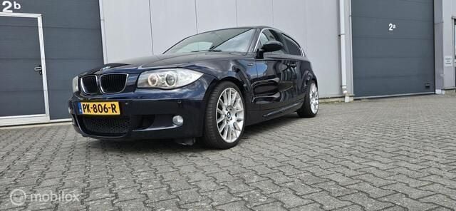 Zwart Gebruikt 2007 BMW 118 Executive Hatchback | € 1.950 (Super prijs) - Afbeelding 1/4