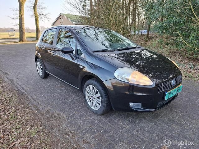 Occasion Fiat Grande Punto Lusso 77 PK (56 kW) 2008 Zwart Hatchback
