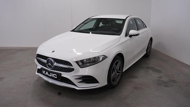 Wit Gebruikt 2022 Mercedes A250 AMG line Sedan | € 31.500 (Eerlijke prijs) - Afbeelding 1/4