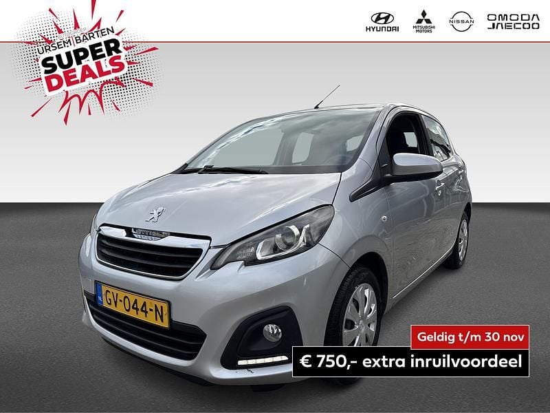 Grijs Gebruikt 2015 Peugeot 108 Active Hatchback | € 6.666 (Eerlijke prijs) - Afbeelding 1/4