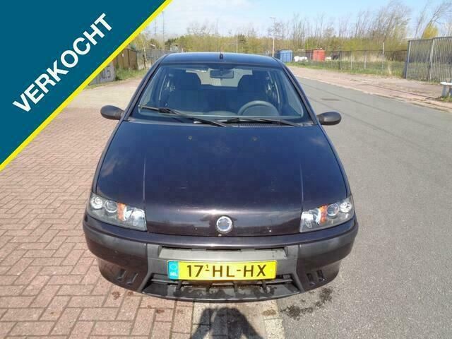 Zwart Gebruikt 2001 Fiat Punto Hatchback | € 650 (Eerlijke prijs) - Afbeelding 1/4