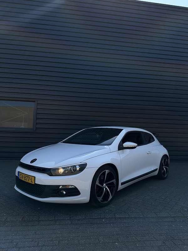 Wit Gebruikt 2010 VW Scirocco Coupé | € 6.950 (Eerlijke prijs) - Afbeelding 1/4