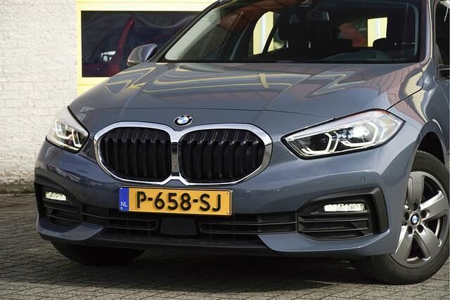 Occasion BMW 118 136 PK (100 kW) 2022 Grijs Hatchback