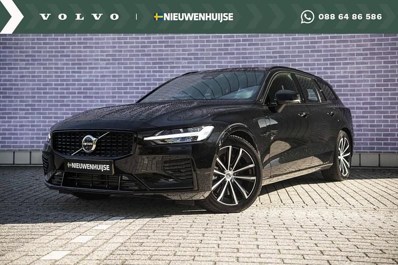 Zwart Gebruikt 2024 Volvo V60 Plus Stationwagen | € 43.899 (Goede deal) - Afbeelding 1/4
