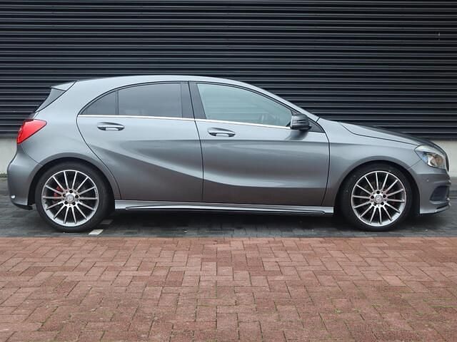 Occasion Mercedes A180 Ambition 123 PK (90 kW) 2012 Grijs Hatchback