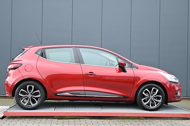 Occasion Renault Clio IV Intens 90 PK (66 kW) 2017 Rood Hatchback