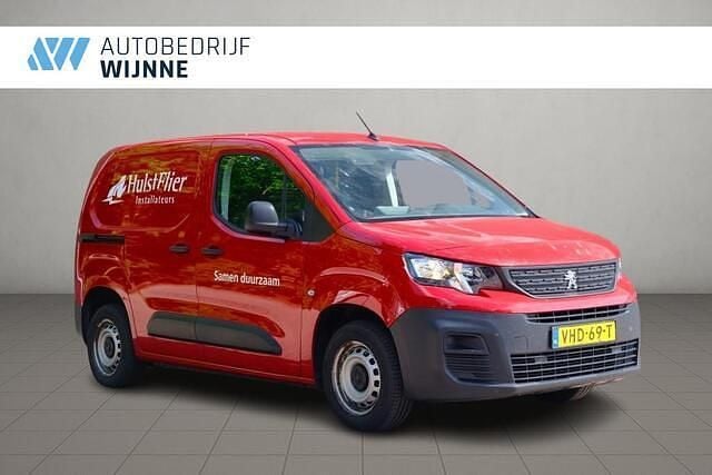 Rood Gebruikt 2020 Peugeot Partner MPV | € 6.400 (Goede deal) - Afbeelding 1/4