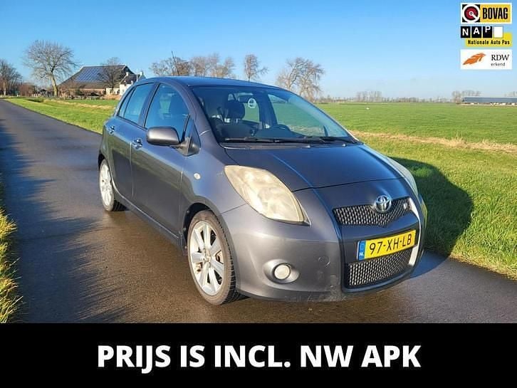 Grijs Gebruikt 2007 Toyota Yaris Hatchback | € 4.250 (Eerlijke prijs) - Afbeelding 1/4