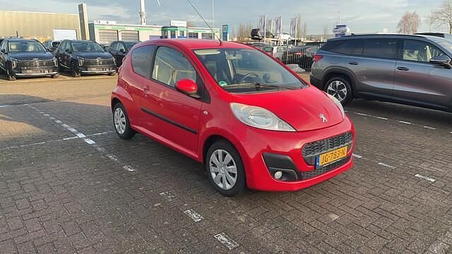 Occasion Peugeot 107 Active 68 PK (50 kW) 2013 Rood Hatchback