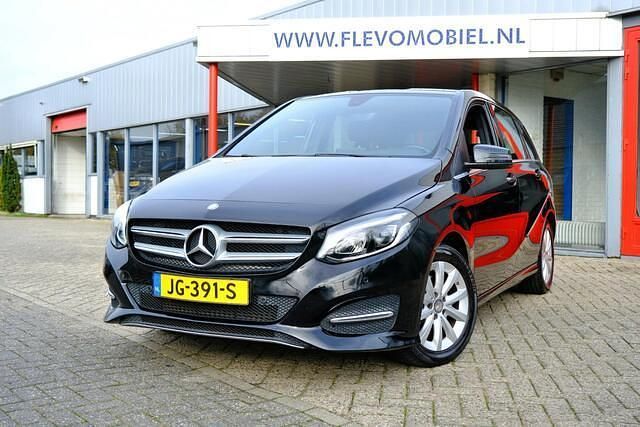 Zwart Gebruikt 2016 Mercedes B180 Ambition MPV | € 12.950 (Eerlijke prijs) - Afbeelding 1/4