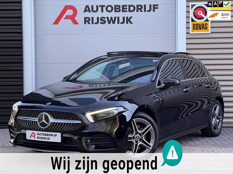 Zwart Gebruikt 2020 Mercedes A250 AMG Hatchback | € 29.950 (Eerlijke prijs) - Afbeelding 1/4