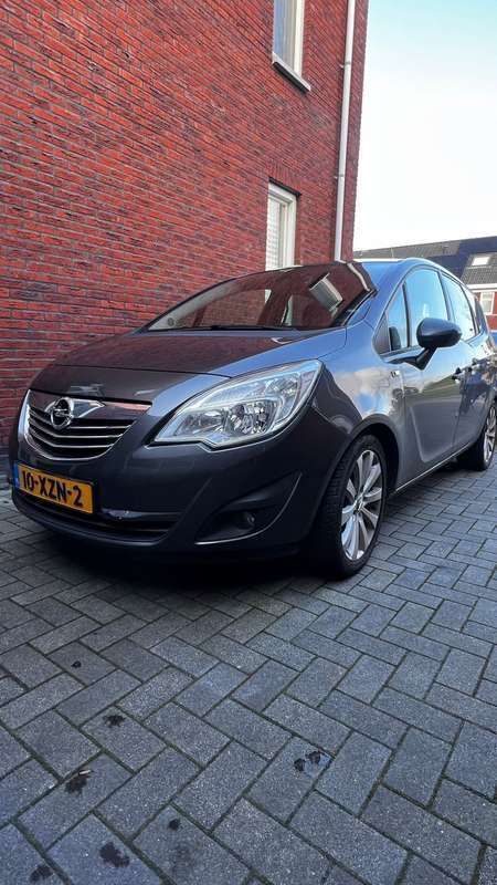 Grijs Gebruikt 2012 Opel Meriva Cosmo MPV | € 3.400 (Goede deal) - Afbeelding 1/4