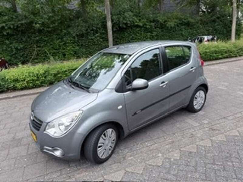 Grijs Gebruikt 2010 Opel Agila Edition Hatchback | € 7.000 (Eerlijke prijs) - Afbeelding 1/4