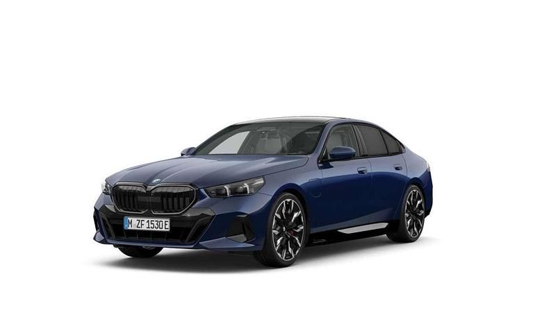 Blauw Nieuw 2024 BMW 530e Sedan | € 96.434 - Afbeelding 1/4
