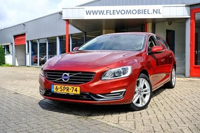 Rood Gebruikt 2013 Volvo V60 Summum Stationwagen | € 10.250 (Eerlijke prijs) - Afbeelding 1/4