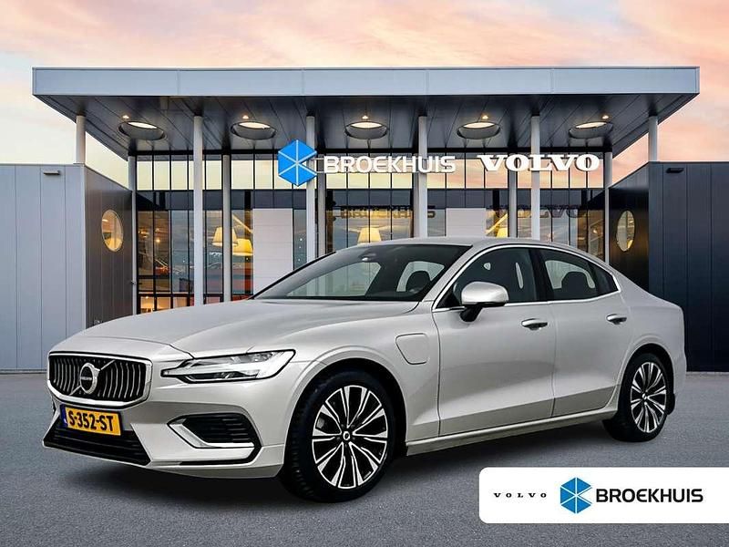 Grijs Gebruikt 2023 Volvo S60 Plus Sedan | € 36.900 (Super prijs) - Afbeelding 1/4