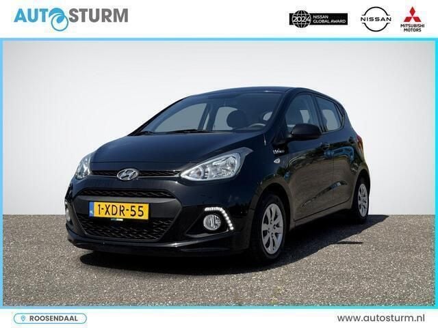 Zwart Gebruikt 2015 Hyundai i10 Comfort Hatchback | € 7.450 (Eerlijke prijs) - Afbeelding 1/4