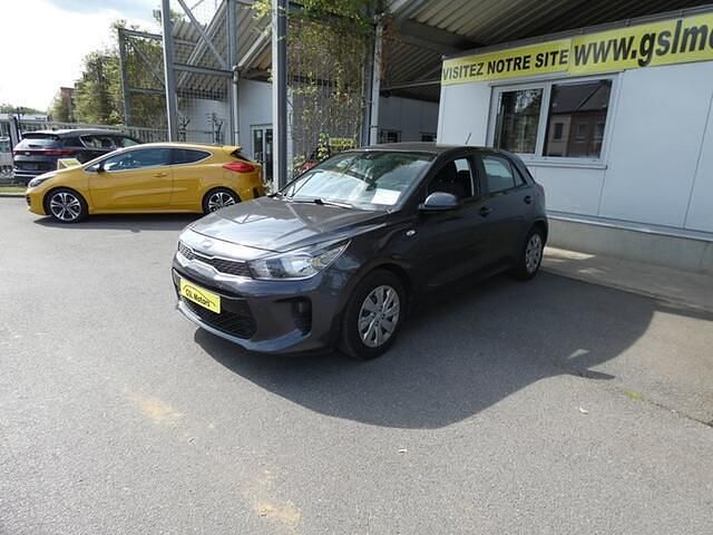 Grijs Gebruikt 2017 Kia Rio 2 Coupé | € 8.995 - Afbeelding 1/4