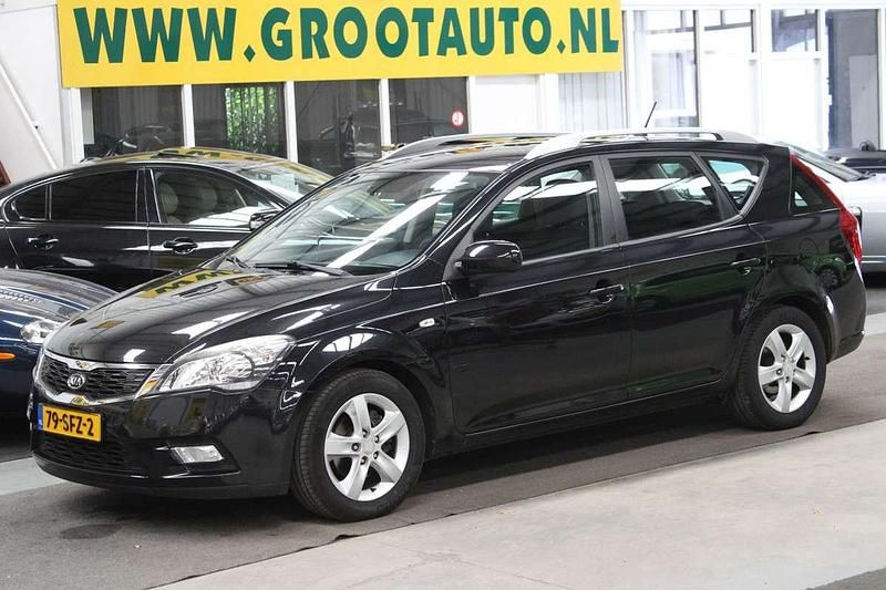Zwart, metallic lak Gebruikt 2011 Kia Ceed Plus Stationwagen | € 3.744 (Eerlijke prijs) - Afbeelding 1/4