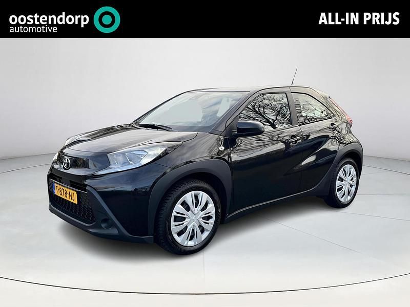 Zwart Occasion 2023 Toyota Aygo X Play SUV | € 15.445 (Eerlijke prijs) - Afbeelding 1/4