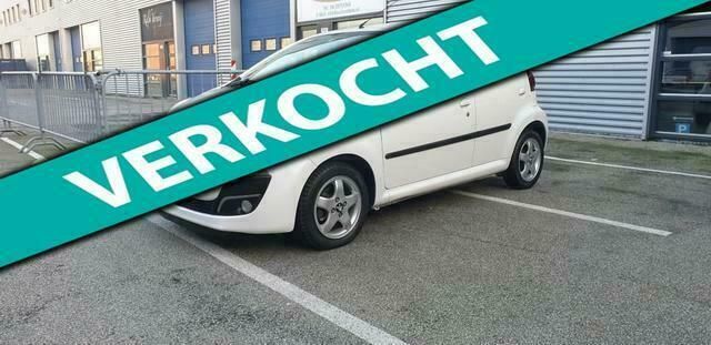 Wit Gebruikt 2014 Peugeot 107 Sportium Hatchback | € 4.999 (Eerlijke prijs) - Afbeelding 1/4