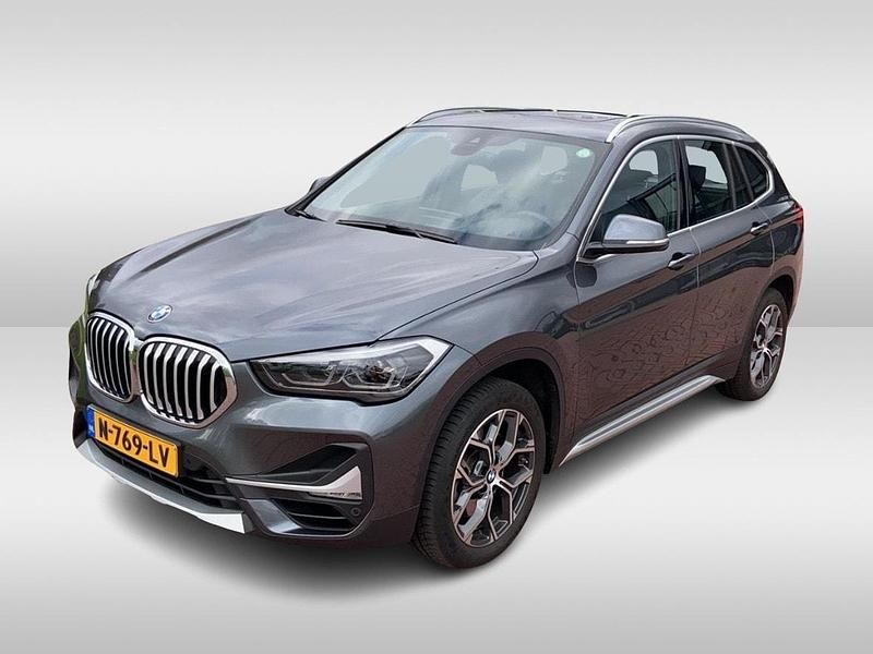 Grijs Gebruikt 2021 BMW X1 Comfort Edition SUV | € 31.950 (Goede deal) - Afbeelding 1/4