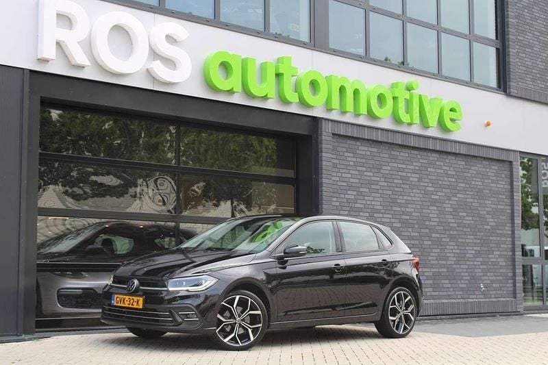 Zwart Gebruikt 2022 VW Polo R-line Hatchback | € 23.450 (Eerlijke prijs) - Afbeelding 1/4