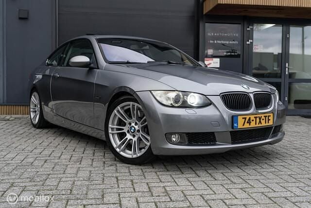 Grijs Gebruikt 2007 BMW 335 Executive Coupé | € 10.499 (Goede deal) - Afbeelding 1/4
