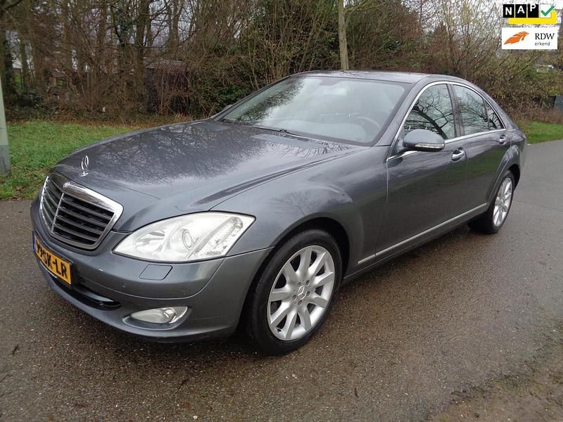 Grijs Occasion 2006 Mercedes S350 Prestige Sedan | € 8.499 (Duur) - Afbeelding 1/4