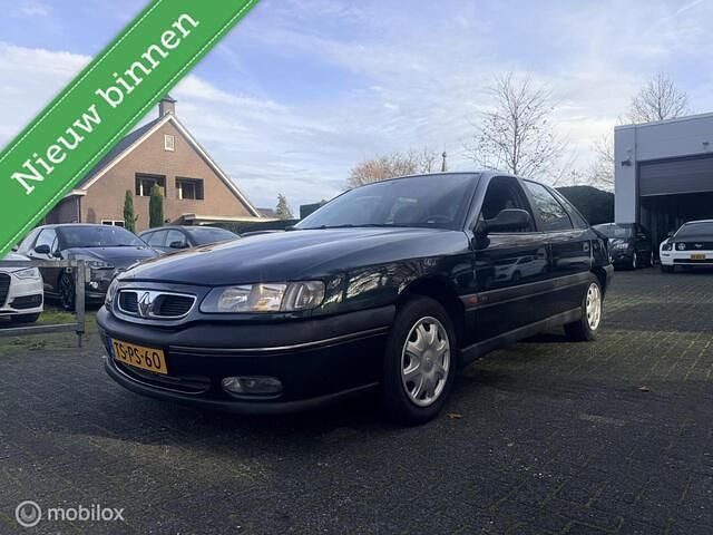 Groen Occasion 1998 Renault Safrane Hatchback | € 2.950 - Afbeelding 1/4