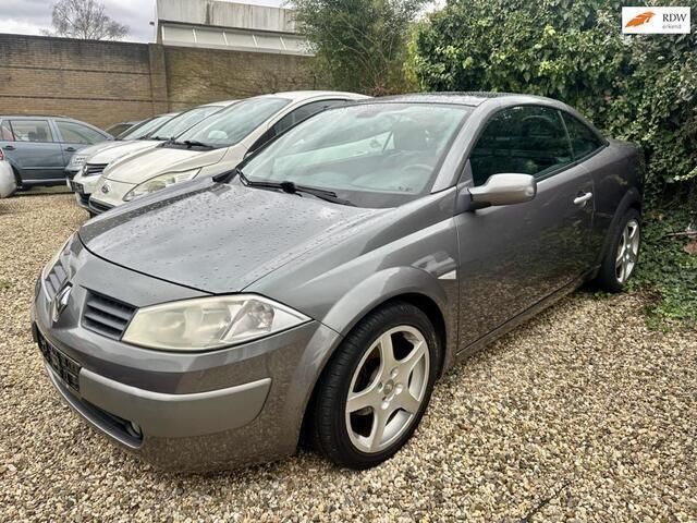 Grijs Gebruikt 2005 Renault Mégane Cabriolet Authentique Cabriolet | € 2.350 (Eerlijke prijs) - Afbeelding 1/4