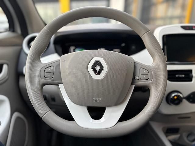 Occasion Renault Zoe Life 80 kW (109 PK) 2019 Wit Hatchback