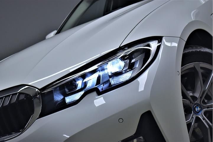 Occasion BMW 330e Sport Line 292 PK (214 kW) 2022 Wit Sedan