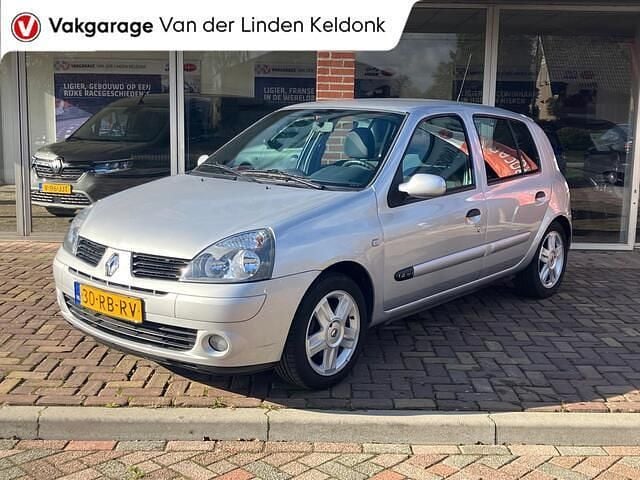 Grijs Gebruikt 2005 Renault Clio II Authentique Hatchback | € 2.995 (Eerlijke prijs) - Afbeelding 1/4