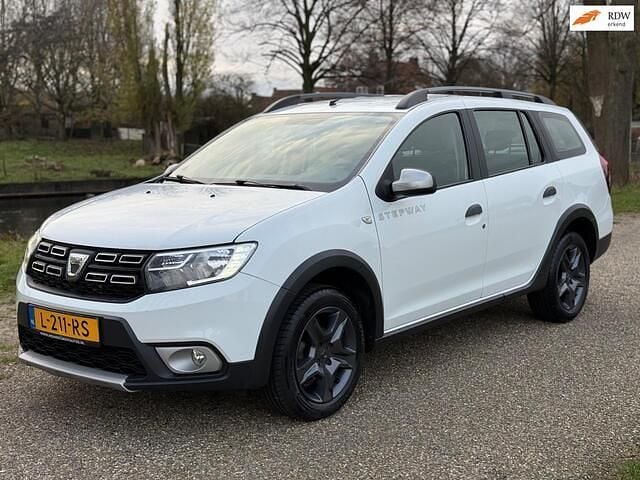Wit Gebruikt 2018 Dacia Logan MCV MPV | € 8.995 (Eerlijke prijs) - Afbeelding 1/4