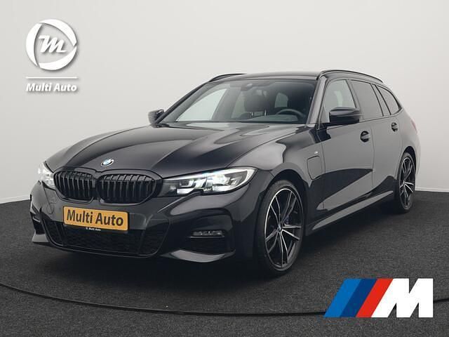 Zwart Gebruikt 2021 BMW 330 M Sport Stationwagen | € 36.740 (Iets duurder) - Afbeelding 1/3