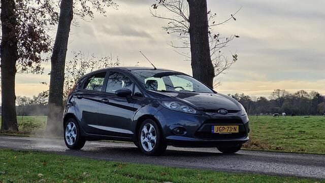 Grijs Gebruikt 2009 Ford Fiesta Trend Hatchback | € 2.450 (Super prijs) - Afbeelding 1/4