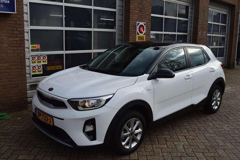 Wit (metallic) Gebruikt 2018 Kia Stonic SUV | € 12.900 (Eerlijke prijs) - Afbeelding 1/4