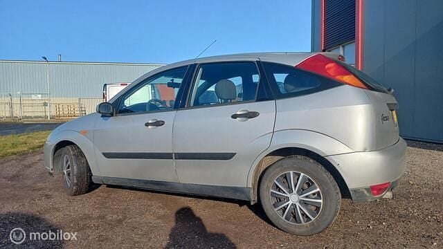 Occasion Ford Focus Ambiente 101 PK (74 kW) 2000 Grijs Hatchback