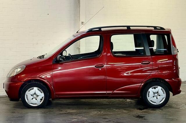 Occasion Toyota Yaris Verso Luna 86 PK (63 kW) 2002 Rood MPV